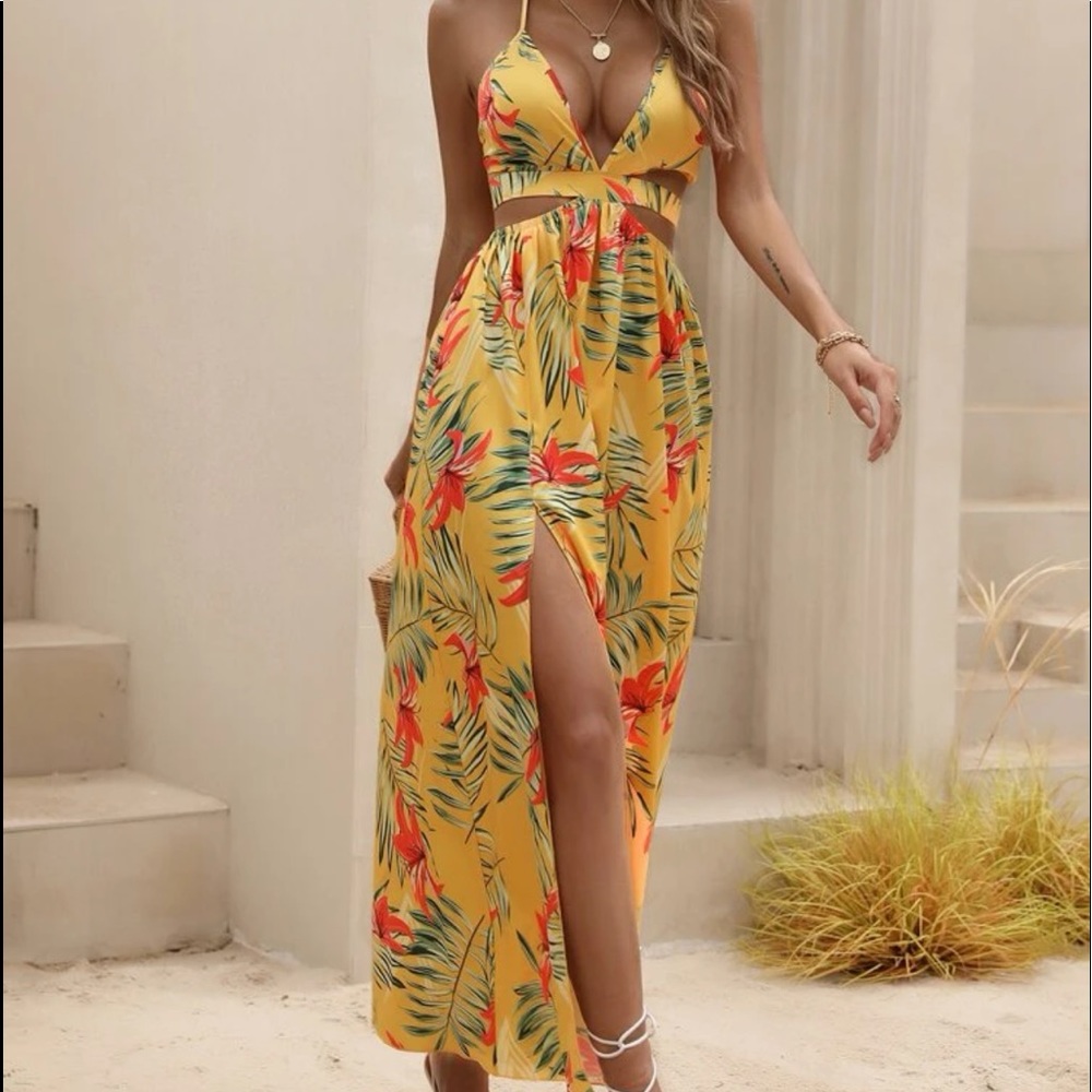 🆕-Tropical Backless Halter Dress